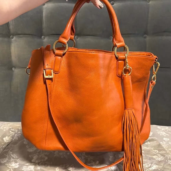 G.I.L.I. Genuine leather Rust Oversized handbag with tassel - Picture 9 of 9